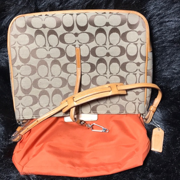 2 Small COACH Bags - Picture 7 of 8